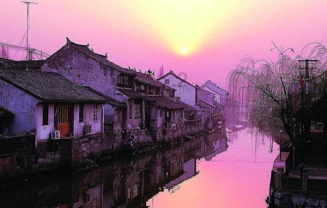 内蒙古赤峰：美林谷滑雪场冬景如画